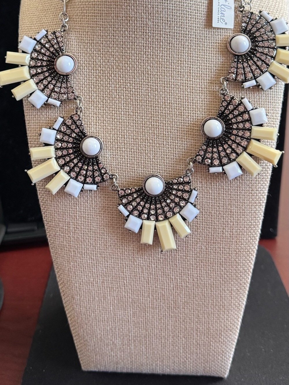 Park Lane Yellow /White /Black Statement Necklace w/ Silver Link Chain - Picture 3 of 6